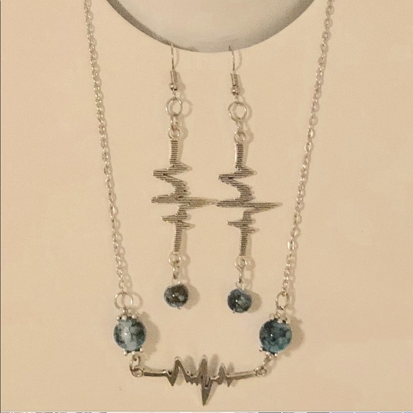 New jewelry set - Picture 2 of 3